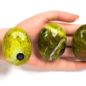 Kraftstein-Handschmeichler - grüner Opal