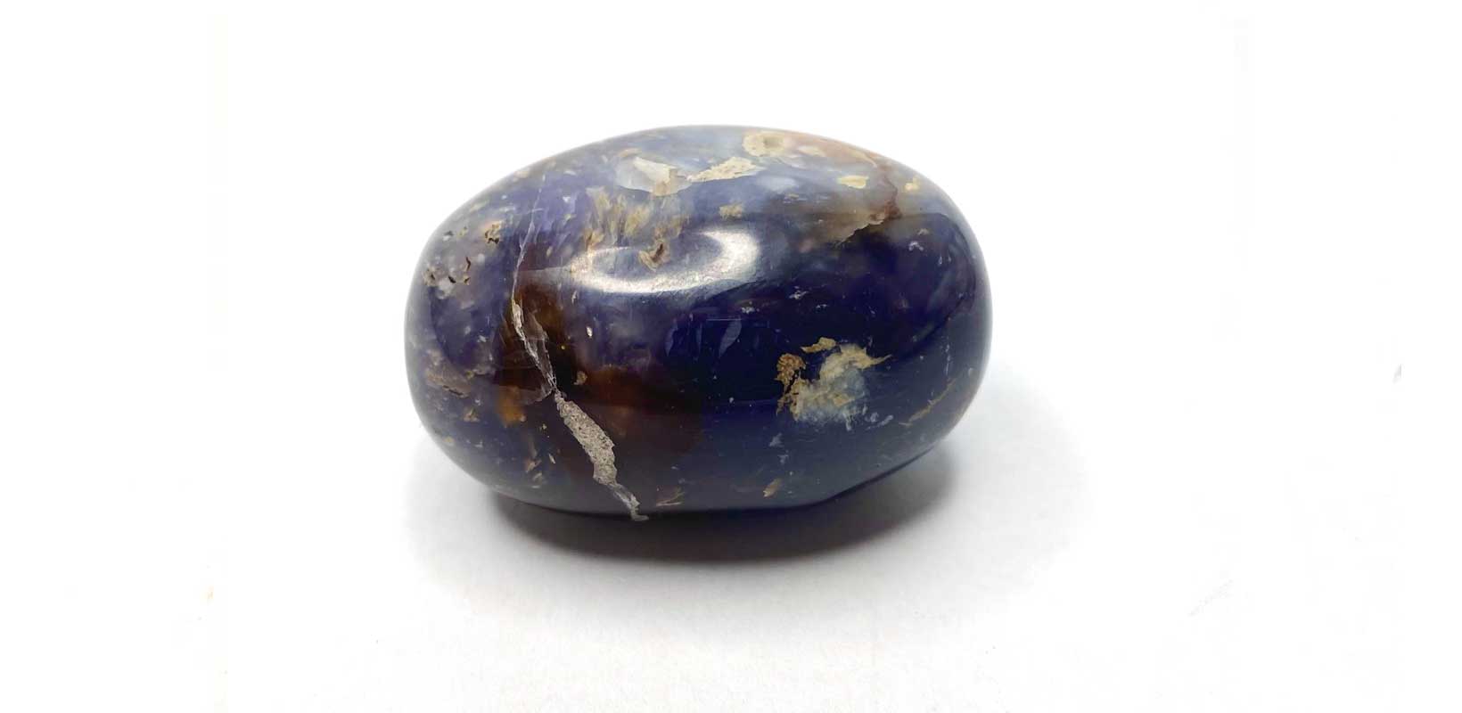 Kraftstein Lavendel-Chalcedon - Trommelstein Glücksstein Handstein Handschmeichler